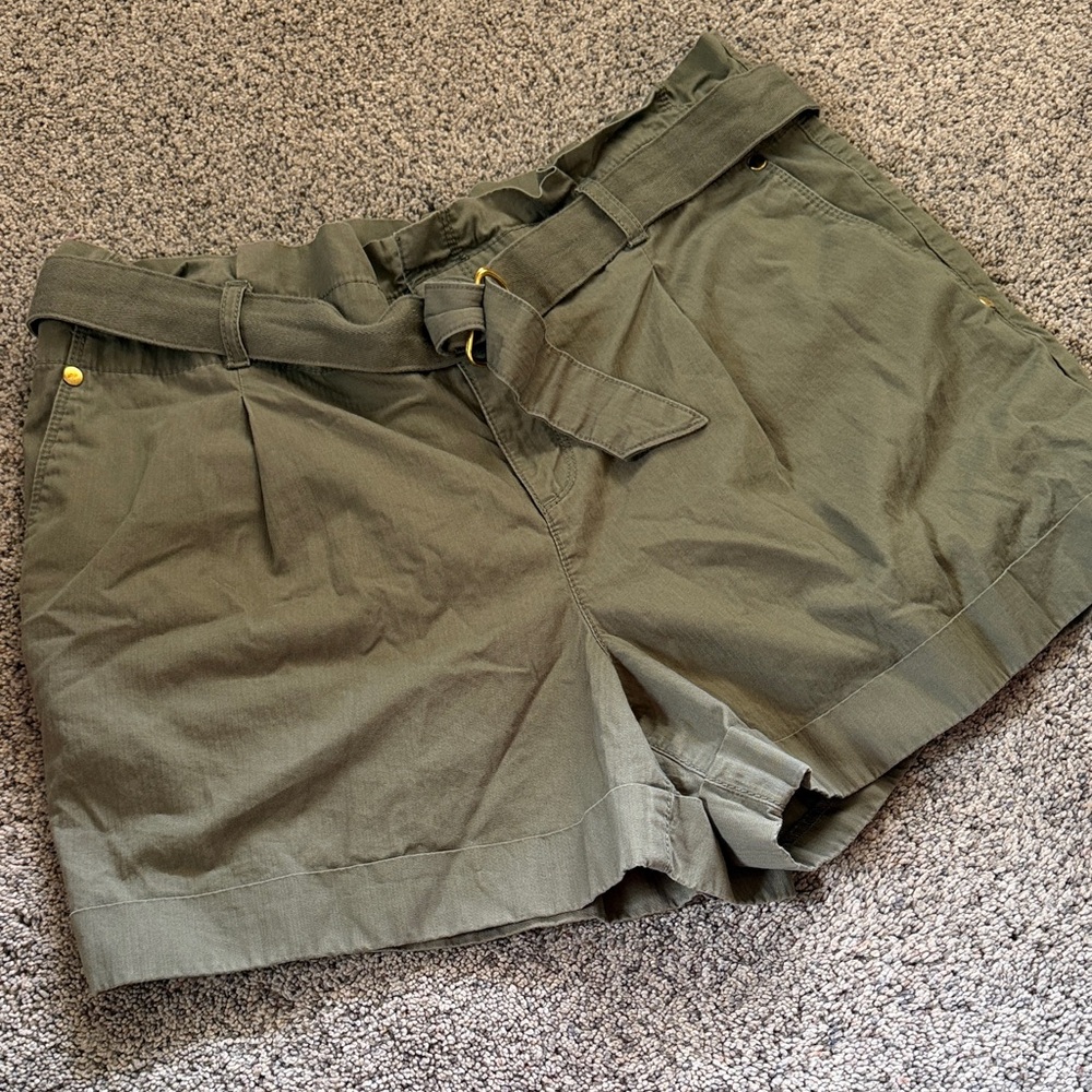 Loft paper bag shorts green size 10